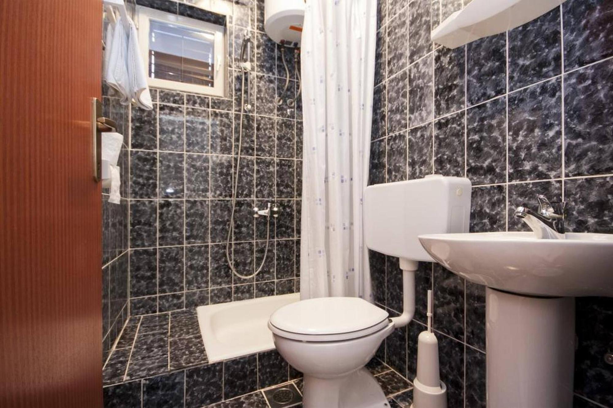Apartments Zdenka Бродарика Екстериор снимка