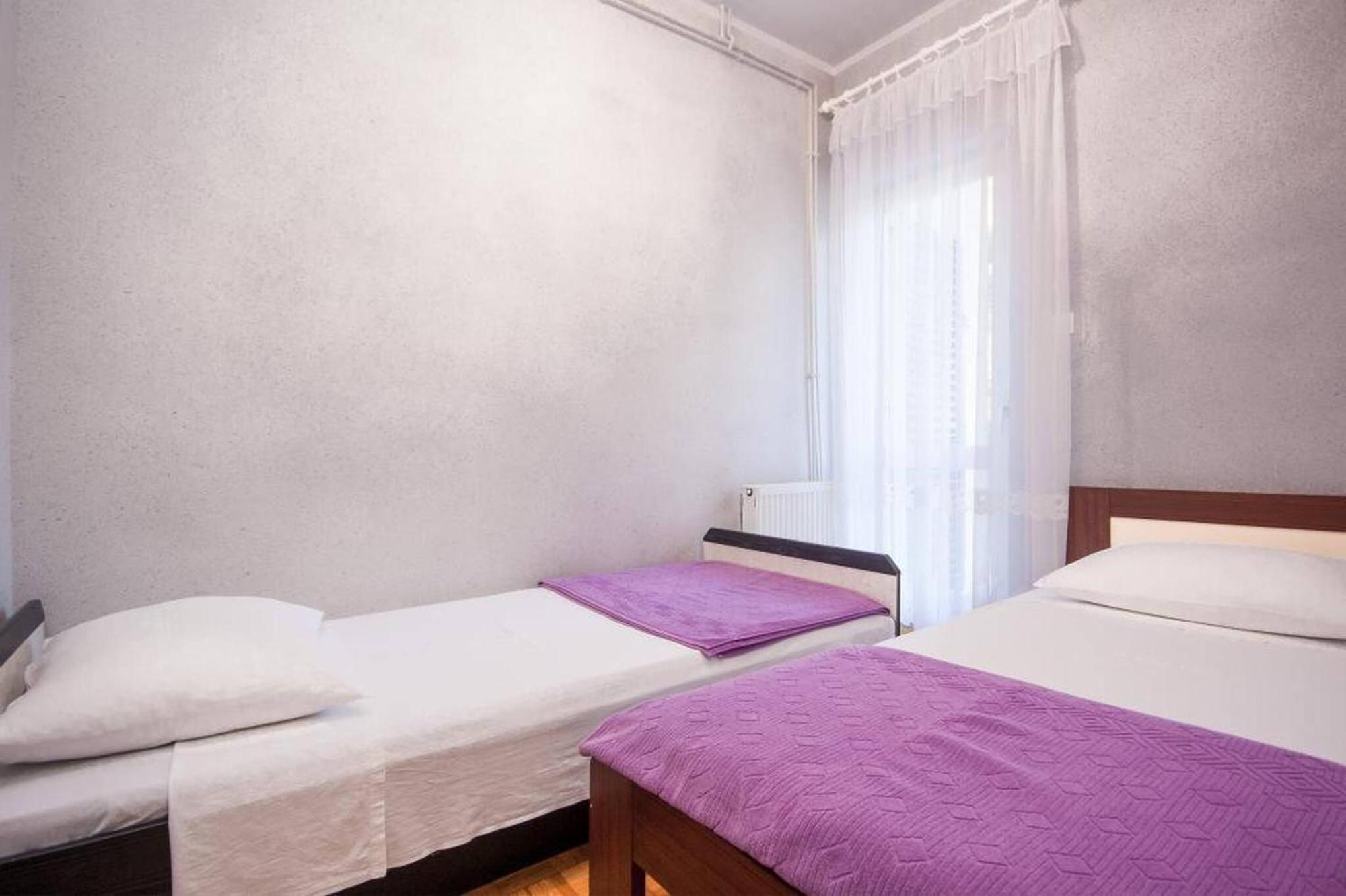 Apartments Zdenka Бродарика Екстериор снимка