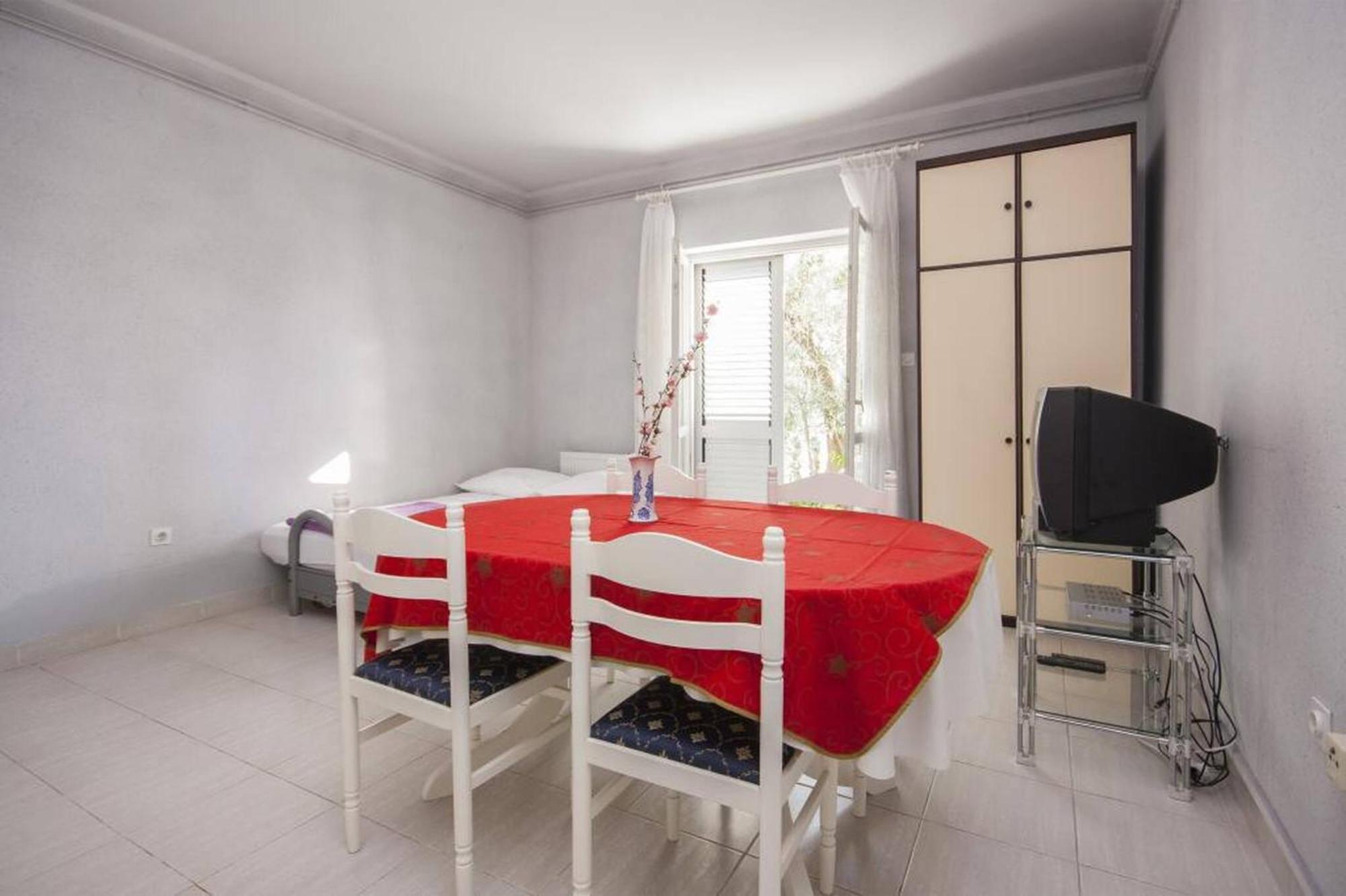 Apartments Zdenka Бродарика Екстериор снимка
