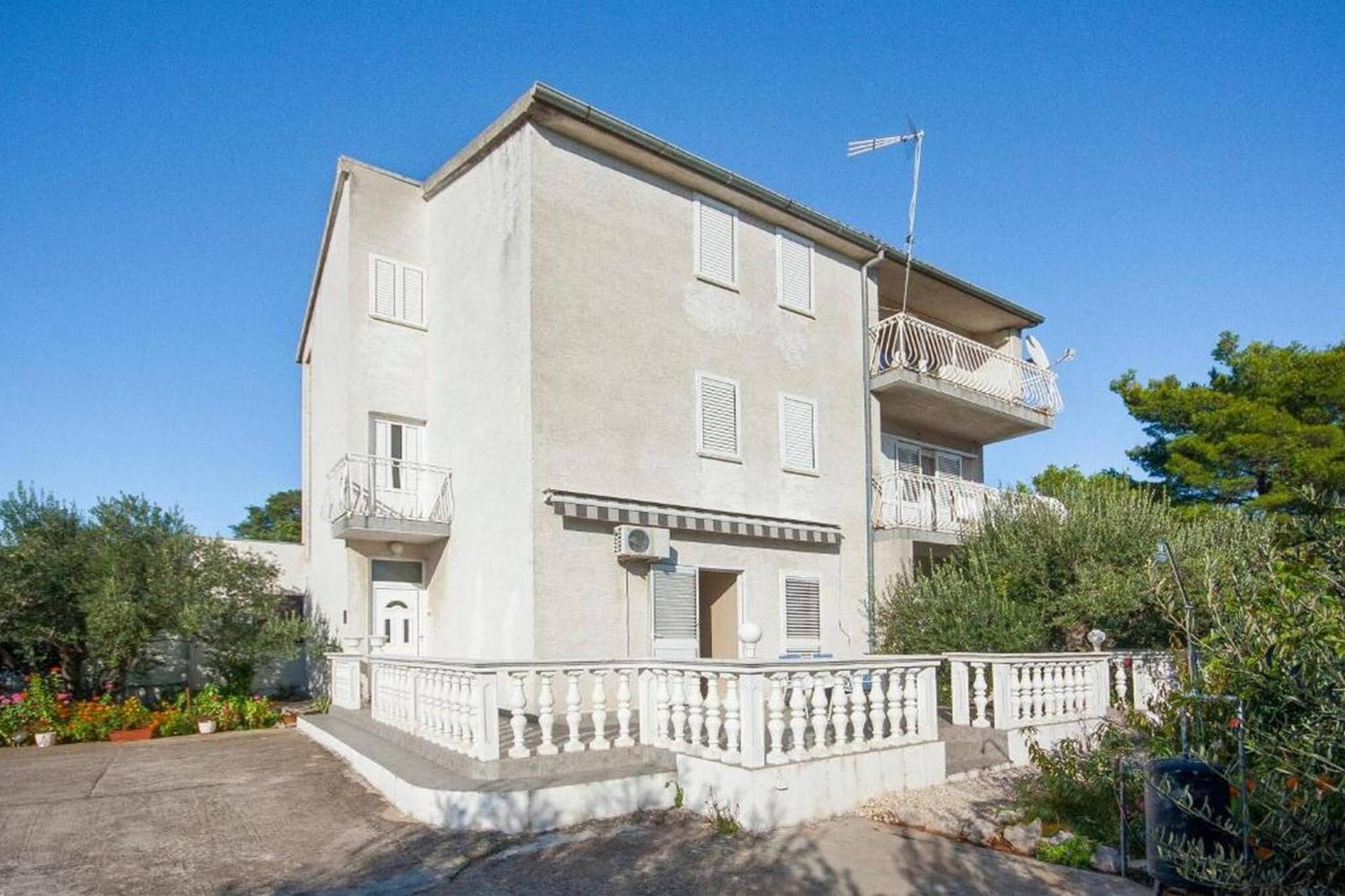 Apartments Zdenka Бродарика Екстериор снимка