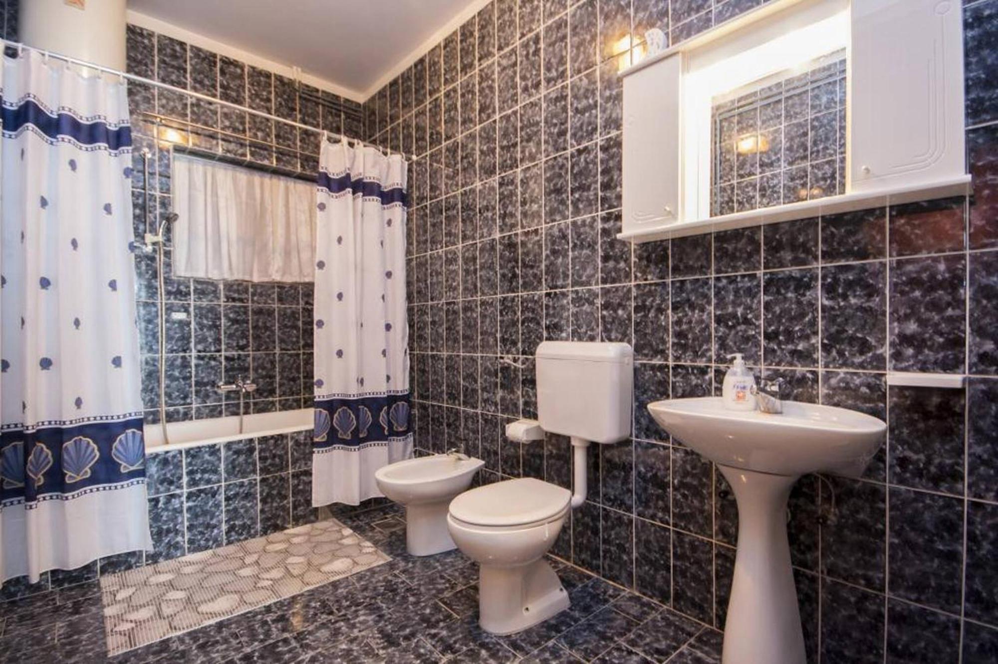 Apartments Zdenka Бродарика Екстериор снимка